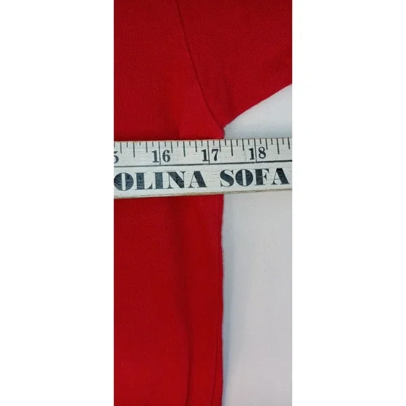 Pooh Felt a Laugh Coming On Red Graphic T Shirt Size‎ S - Picture 9 of 10